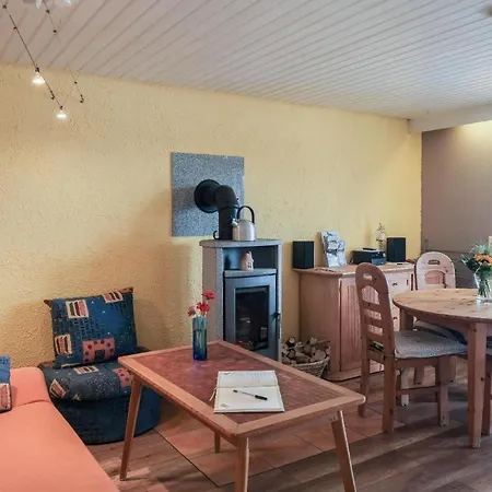 Familienfreundliche Mit Terrasse In Einer Reizvollen Mittelgebirgslandschaft